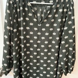 Chic Floral Print Blouse in Dark Green